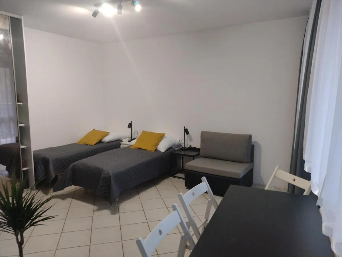 Dolina 21 Apartment Poznan Homestay